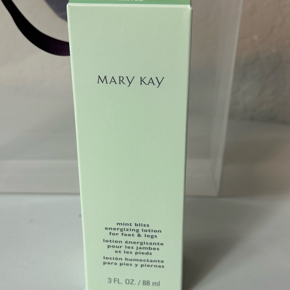 Mary Kay Mint Bliss Energizing Lotion for Feet & Legs 3oz with Gift Bag NEW - Picture 3 of 6